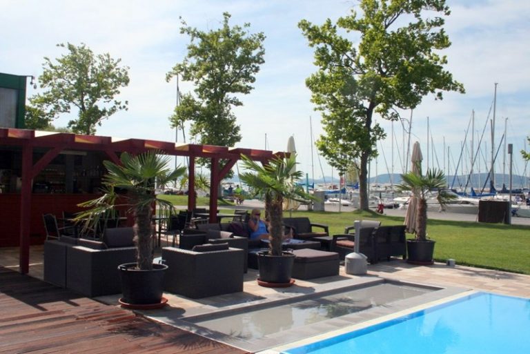 hotel yacht club balatonlelle